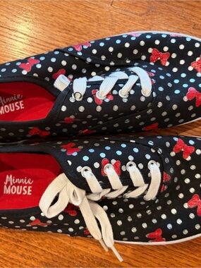 Minnie Mouse Black Polka Dot Canvas Sneakers with Red Bows-Size 5